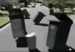سطل اشغالی درحال رقص
