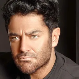 عکس با کیفیت گلزار عصبانی