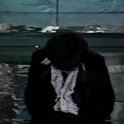 Sad Dariush's reaction