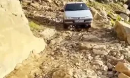 بالا رفتن پژو ۴۰۵ از کوه
