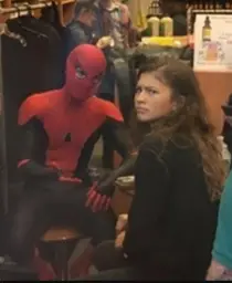 Spiderman explaining to zendaya